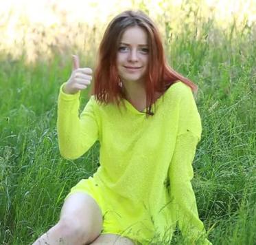 Вика-клубника сегодня вам докажет, что заниматься онанизмом полезно viki mykross